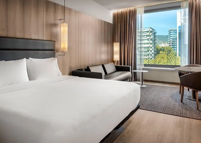 Hotel Ac Diagonal L'illa By Marriott